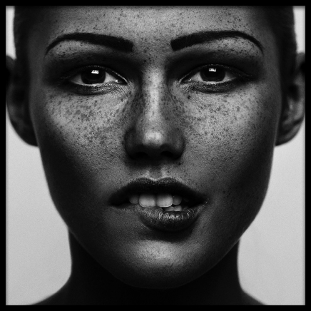 Summer Freckles Poster in the group Prints / Black & white at Desenio AB (2530)