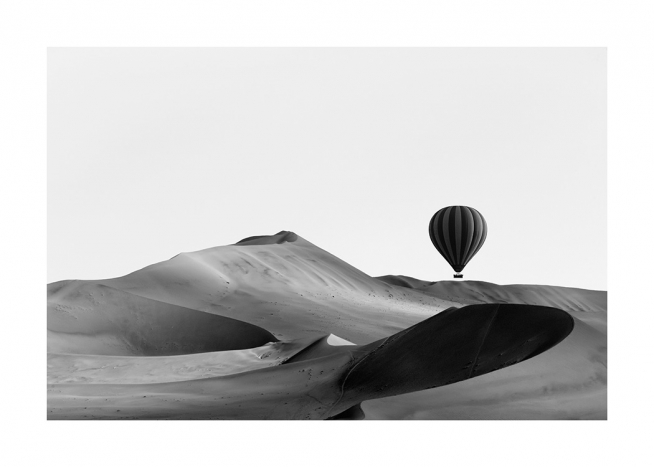 Hot Air Balloon Over Dunes Poster / Nature prints at Desenio AB (11488)