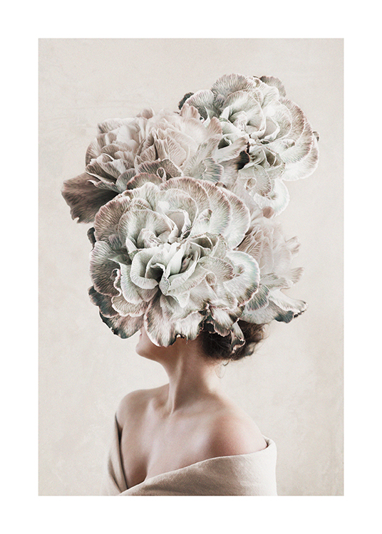  – Photograph of a woman with grey and beige flowers covering her head