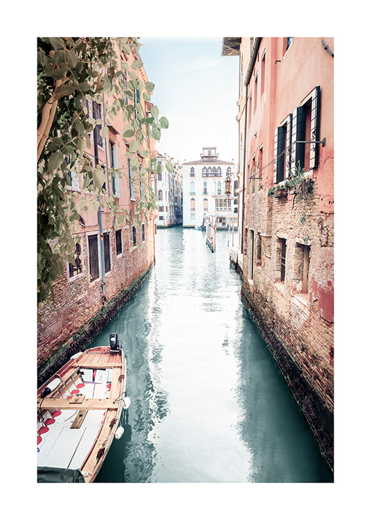 – Boat in Venice