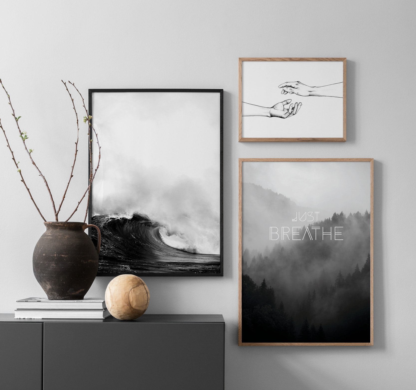 Interior inspiration – black-and-white hallway prints