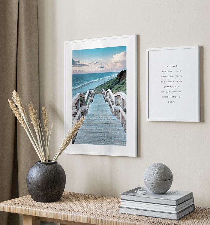 Create a holiday feel in the hall with travel-inspired décor