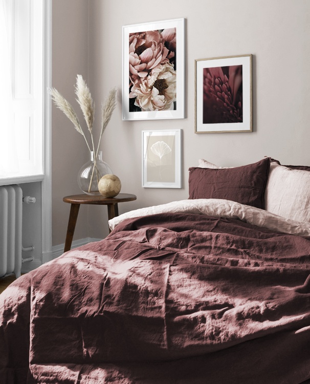 Scandinavian décor with earthy red tones, flower posters