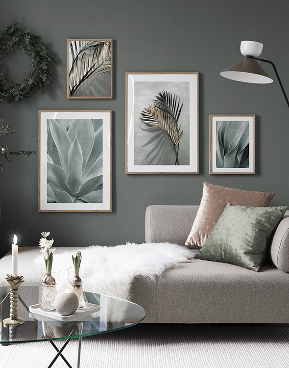Inspiration living room in green tones with botanical prints